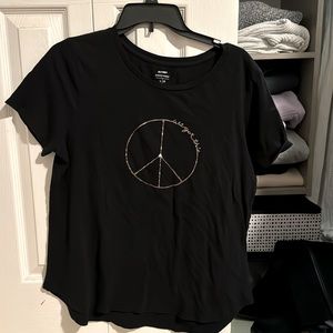 Old Navy Graphic ☮️ Tee